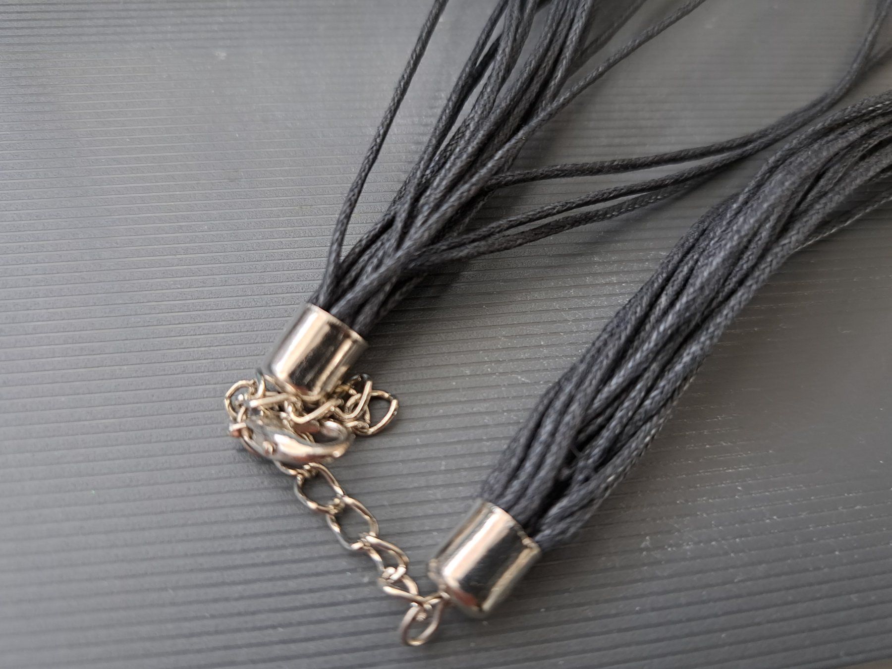 Ketten: Kette Mehrstrang cord  schwarz, 45cm – Neu (gemäss Beschreibung) aus Alpnachstad von perlengaby