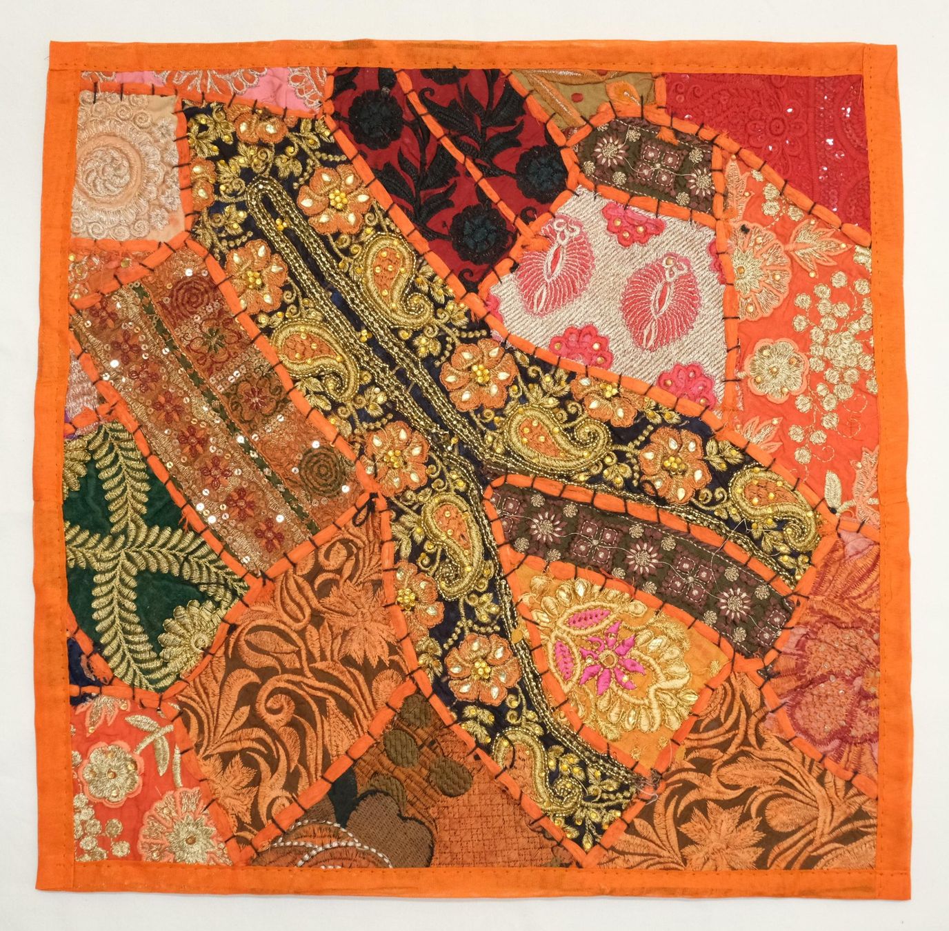 Cuscini: Bunter Kissenbezug Patchwork indisch 40x40cm – Nuovo (secondo la descrizione) da Zürich venduto da Masala-Oase
