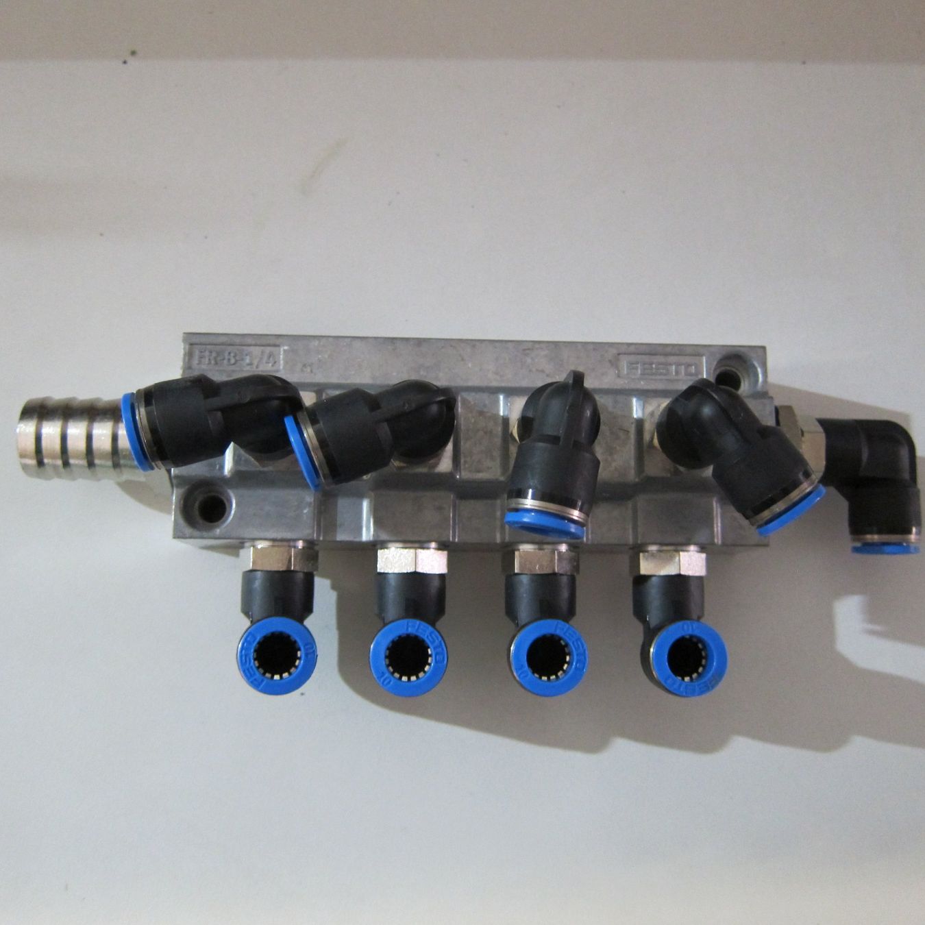 Festo Metall- & Schlosserei Sonstiges: Verteiler FR-8-1/4, 2078, Festo – Gebraucht aus Thun von Estell