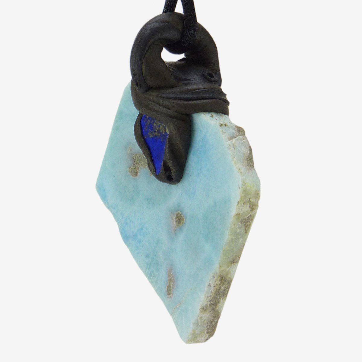 Pietre preziose: Larimar Steinanhänger mit eingefasstem Lapislazuli – Nuovo e nell'imballaggio originale da Meilen venduto da Kaleidoskopia 1