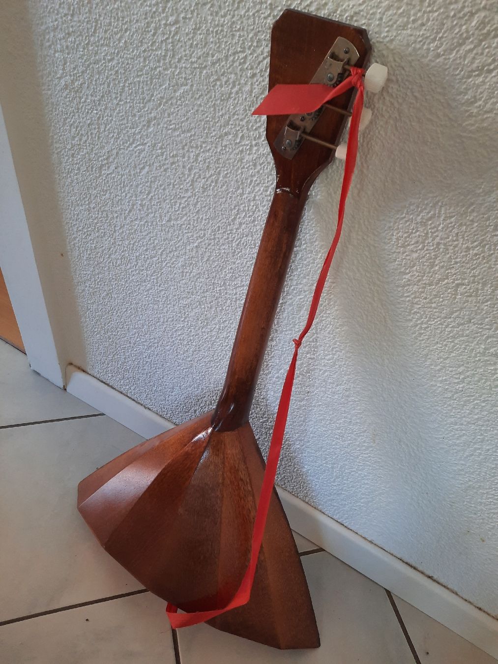 Strumenti musicali: BALALAÏKA, instrument RUSSE à 3 CORDES – Usato da Le Locle venduto da marylise01 3