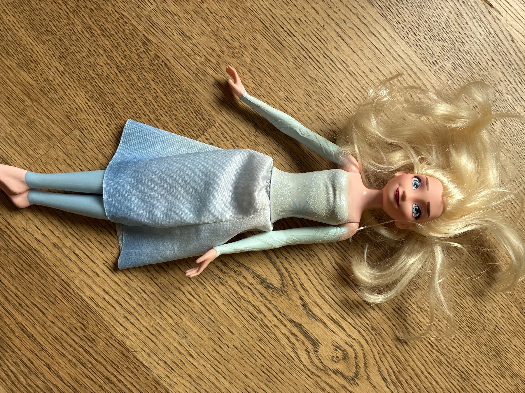 Disney Puppen: Elsa Barbie Puppe – Gebraucht aus Liebefeld von dschegi