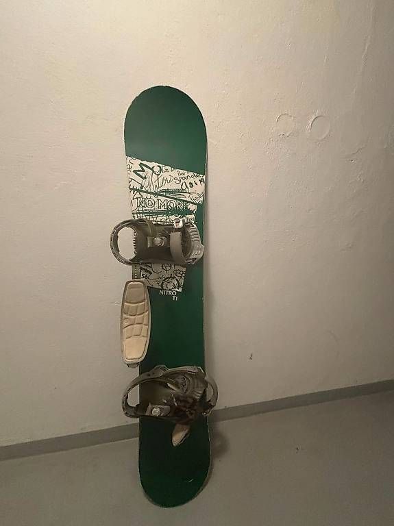 Snowboard Nitro Boards: Nitro T1 Snowboard 156 cm inkl. Bindung – Gebraucht aus Thun von tricoli