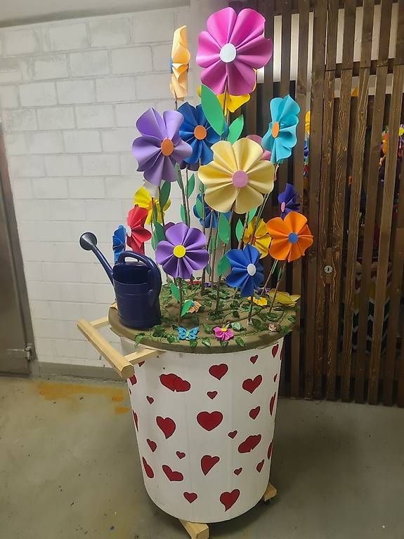 Vasi per fiori: Fasnacht Blumentöpfe – Usato da Bad Ragaz venduto da drumchri 4