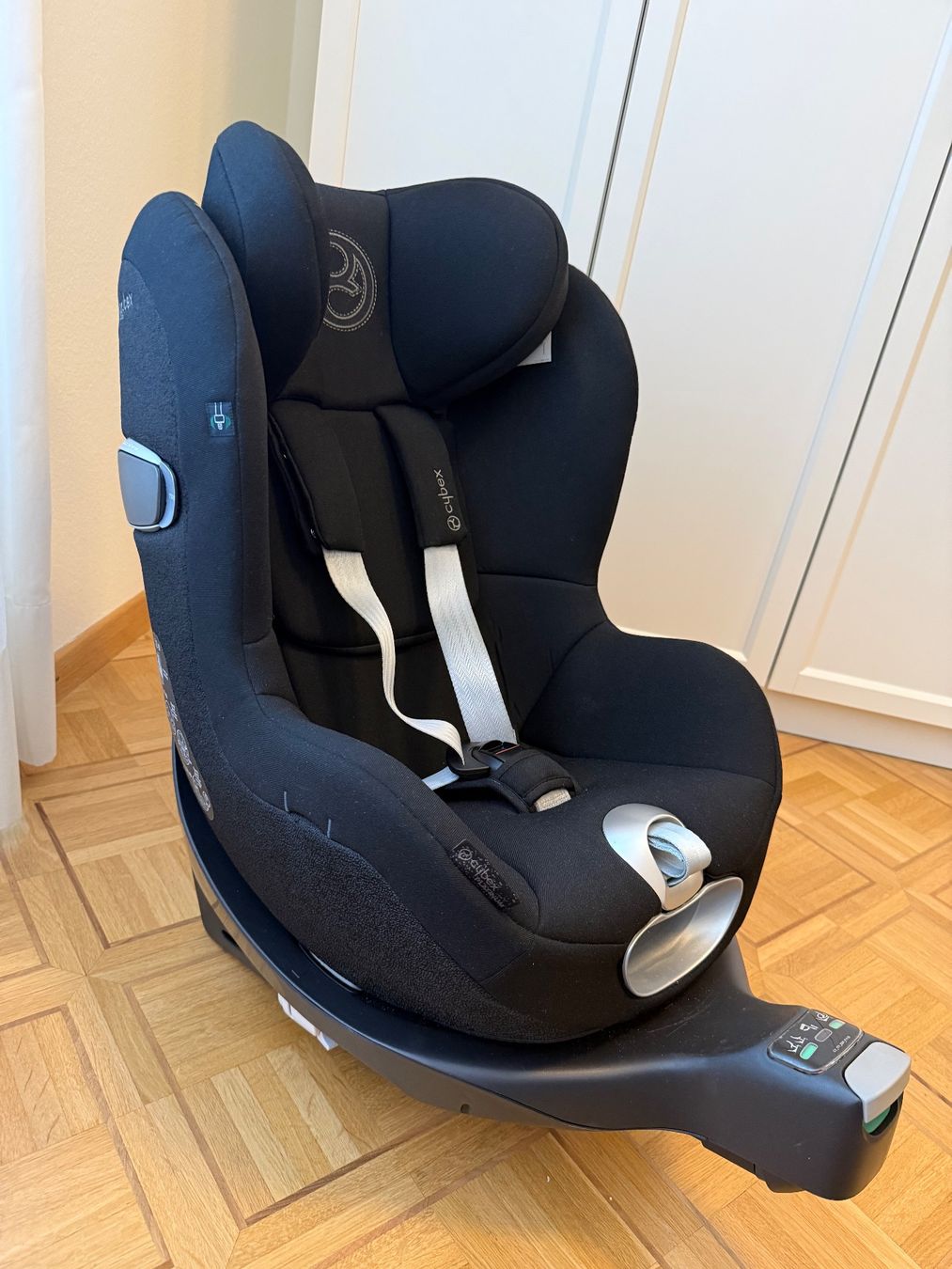 Cybex Auto-Kindersitze: Cybex Sirona Z2 i Size Plus - Deep Black + Base Z – Gebraucht aus Zürich von aoo_5yvf
