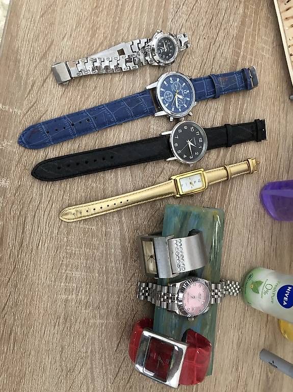Montres: 1 Lot Armbanduhren 7 diverse – D'occasion à Villnachern par focusride