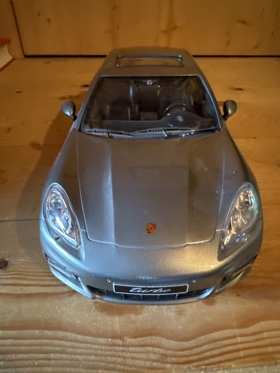 Porsche Modellautos: Porsche Panamera Spielzeugauto – Gebraucht aus Bühler von comaneci 1