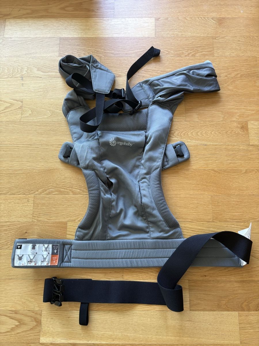 Ergobaby Porte-bébés ventraux & dorsaux: Ergonomische Babytrage - Ergobaby – D'occasion à St. Gallen par mar_ser18 1