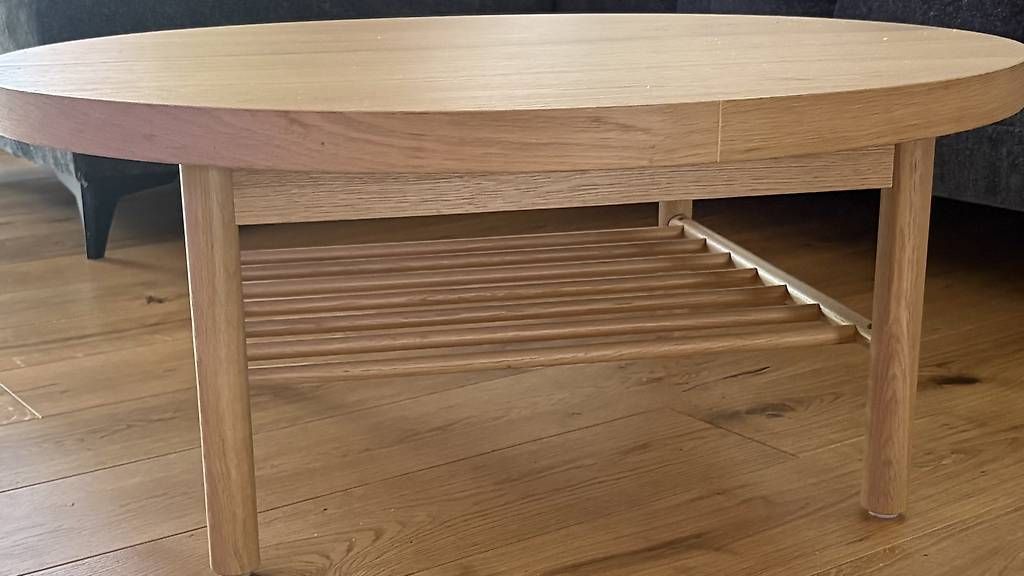 Tische: Runder Couchtisch Eiche/Eichenoptik  – Gebraucht aus Zürich von Arya2023. 2