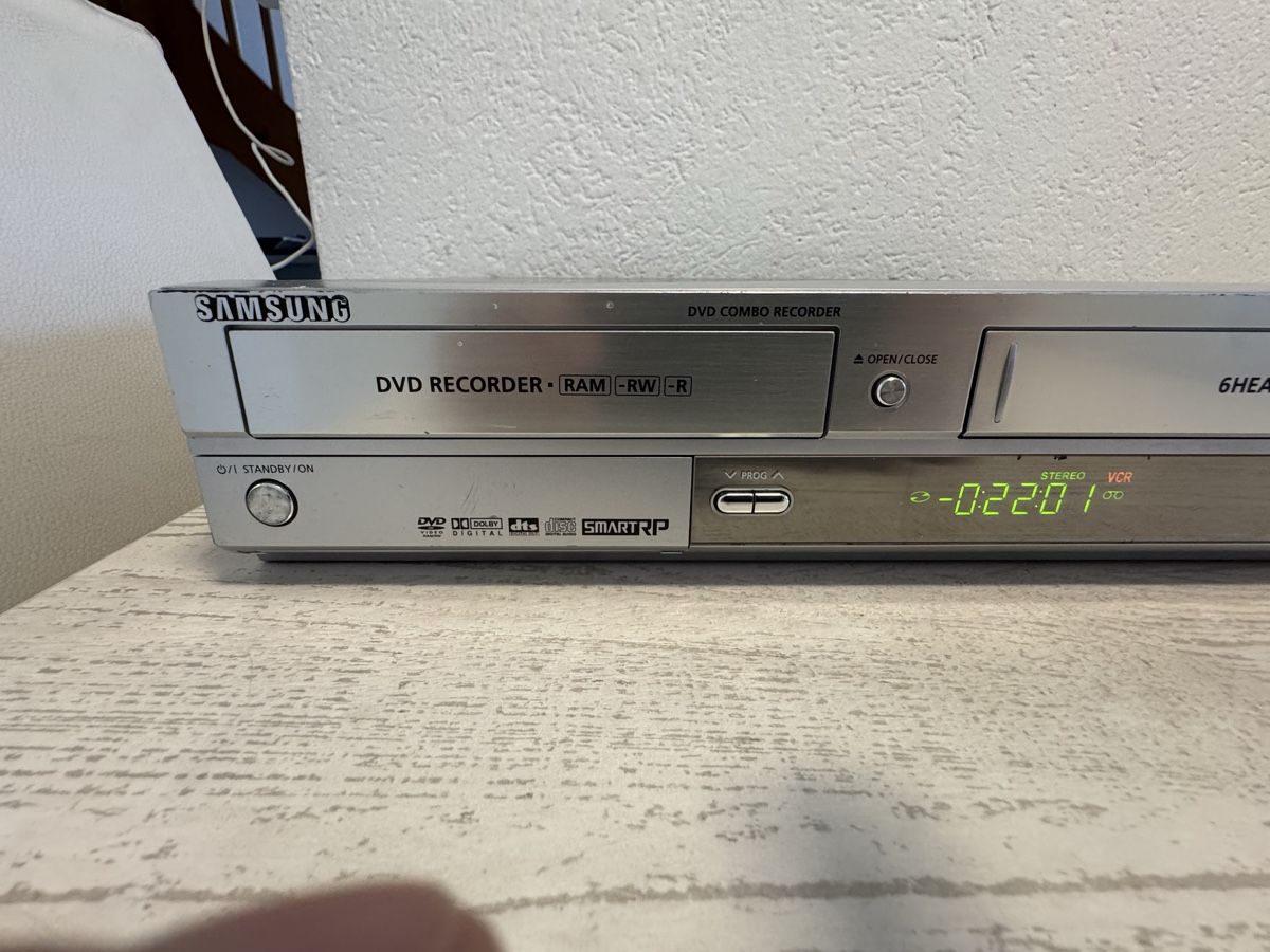 Samsung Registratori: Samsung DVD-VR300E vhs dvd recorder – Usato da Zunzgen venduto da milesdavis76 1