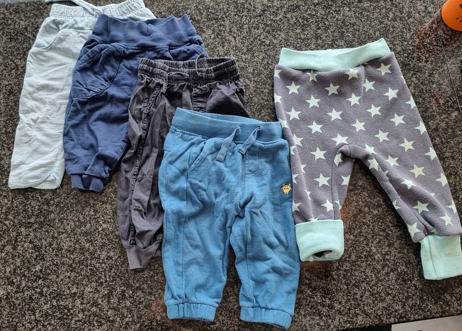 Lotti & Set di vestiti: 5 Set Hosen in Grösse 74 – Usato da Gwatt (Thun) venduto da fidibus87