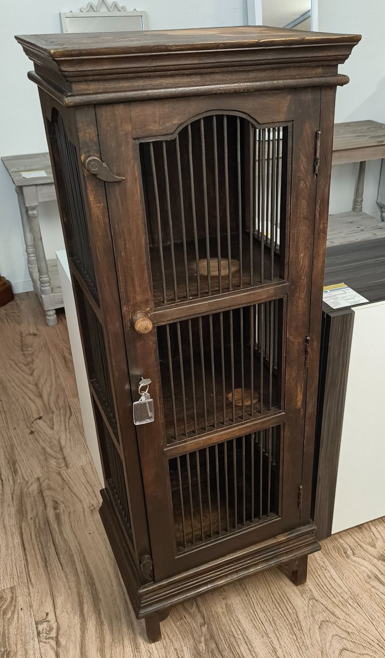 Armadi: Schrank mit Gittermuster – Usato da Basel venduto da bk_brockibasel