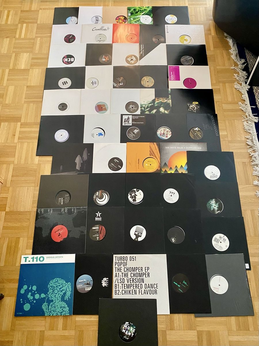 Dischi in vinile: Vinylsammlung Techno Minimal Tech House – Usato da Möhlin venduto da Devilspunchbowl