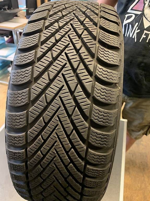 Altro in Scrittura & Disegno: Pneumatico invernale Pirelli Winter Cinturato – Usato da Bioggio venduto da Nautic-Land 1