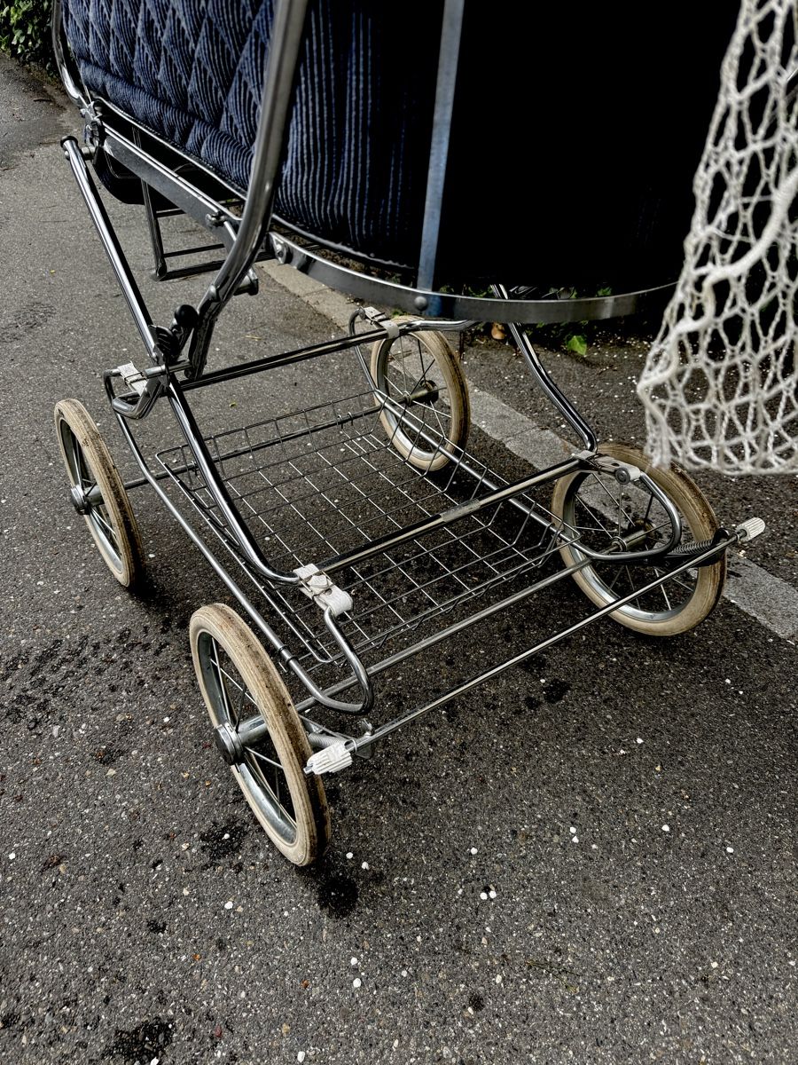 Carrozzine: Wunderschöne Retro Kinderwagen - mit liebevollen Details – Usato da St.Gallen venduto da jwi_5qgq 5