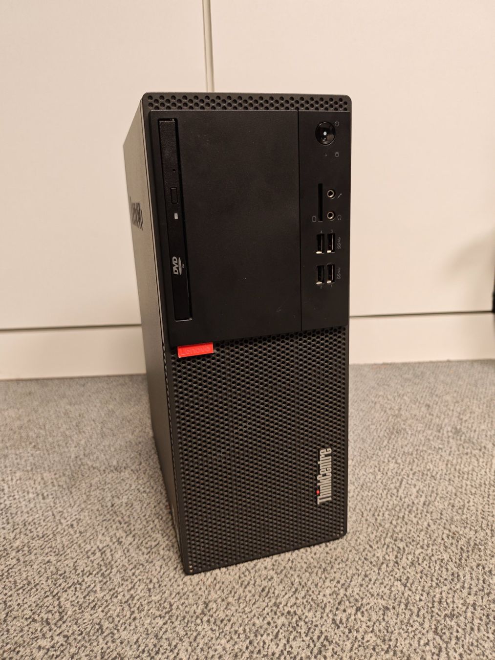 Lenovo PC: Lenovo ThinkCentre M710t – Usato da Zürich venduto da initfour