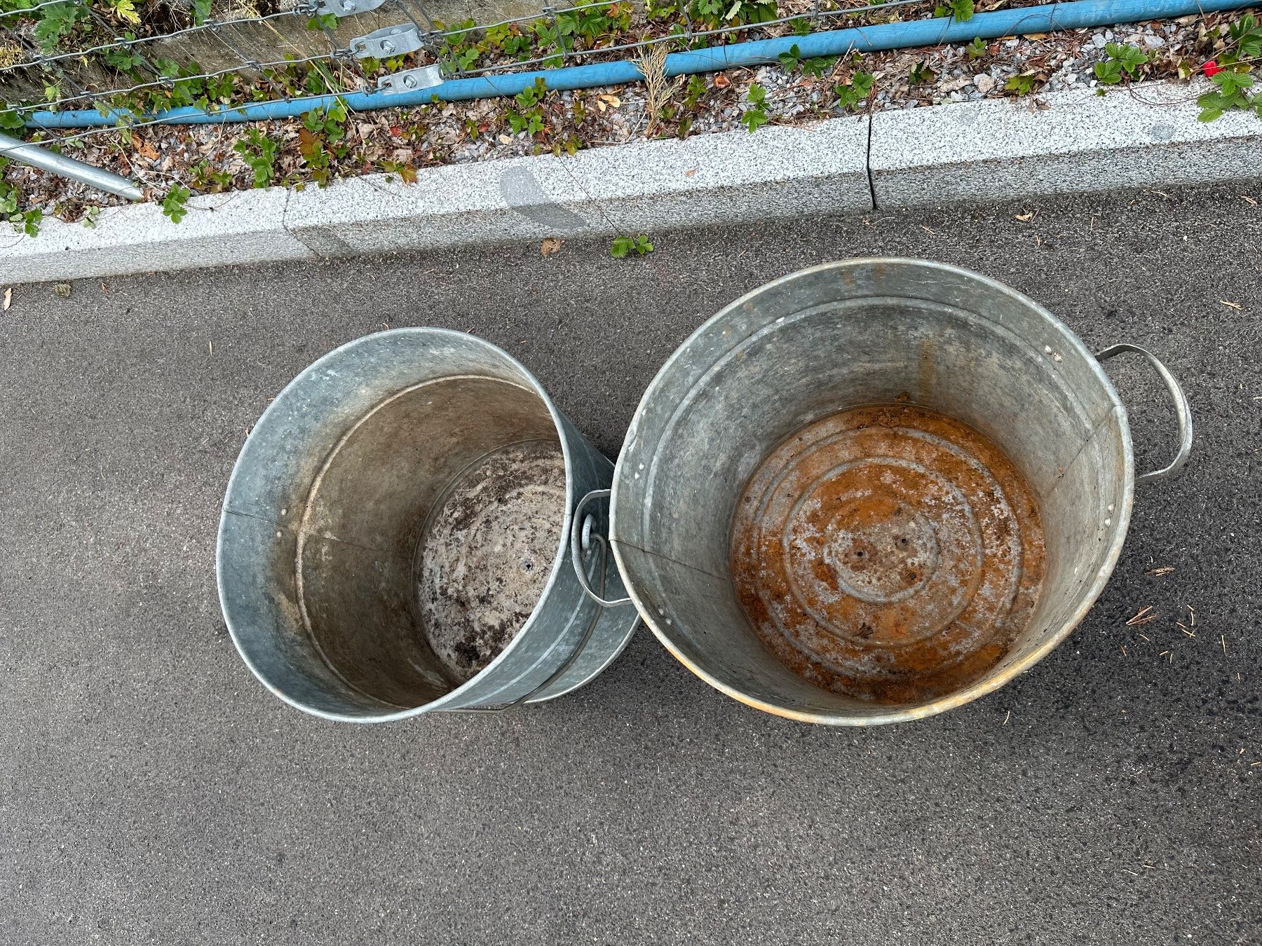 Pots de fleurs: 2 Blumentopf aus metal – D'occasion à Uster par bek_v2ct 4