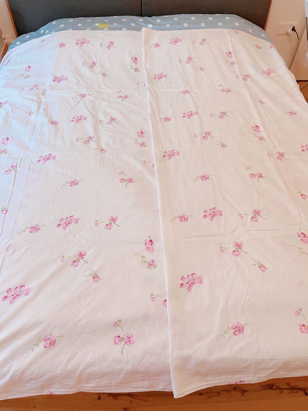 Biancheria da letto: Duvetanzug + pillow cover + bedsheet full set – Usato da Basel venduto da Harper.G 5