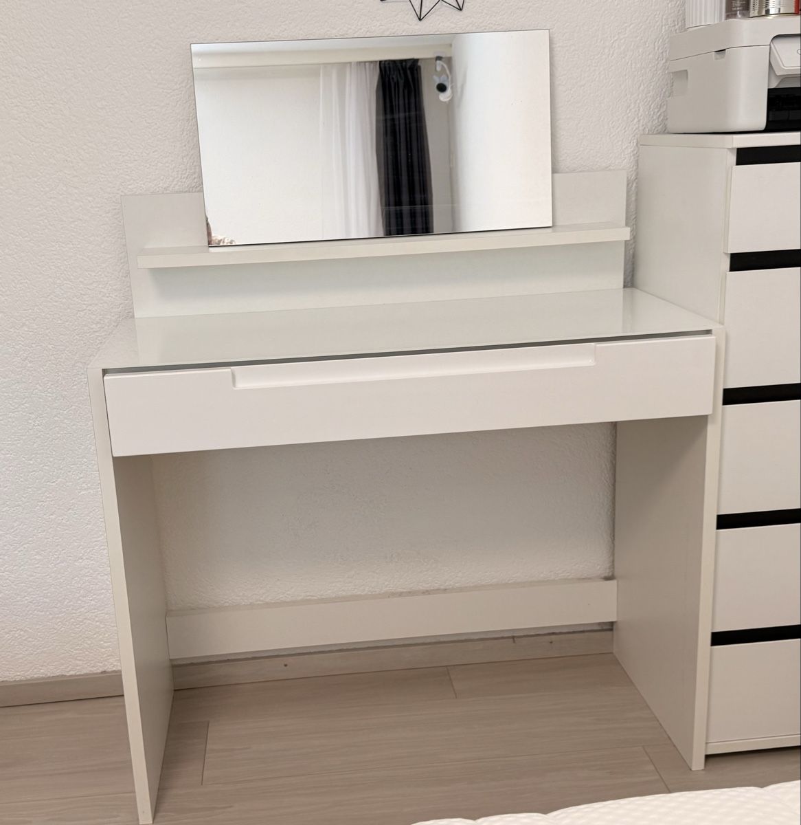 Tavoli da trucco: Coiffeuse blanche avec miroir – Usato da Murten venduto da AylaSss 3