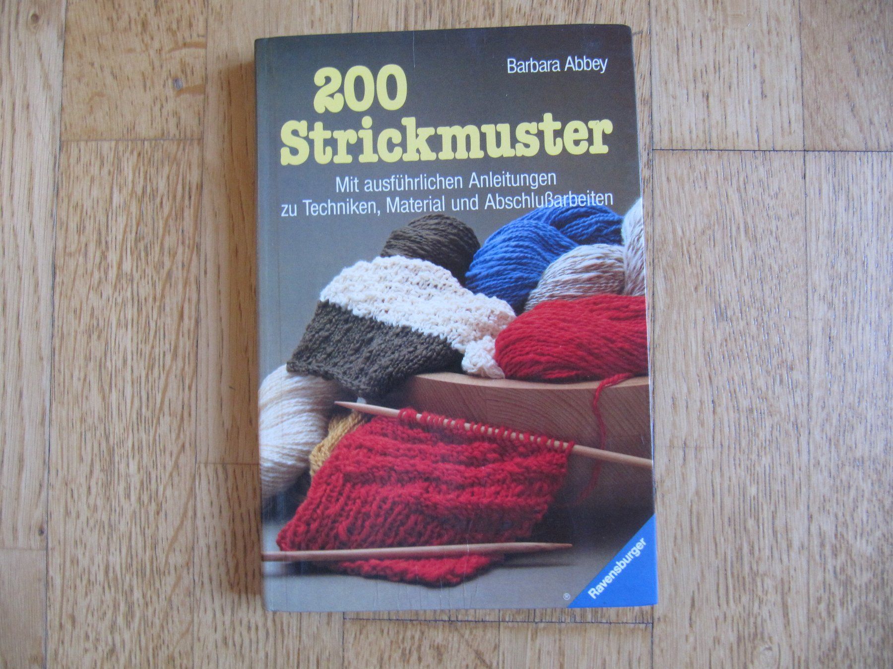 Libri: Stricken - 200 StrickMuster / Barbara Abbey Handarbeitsbuch – Usato da Würenlos venduto da AustralisZ