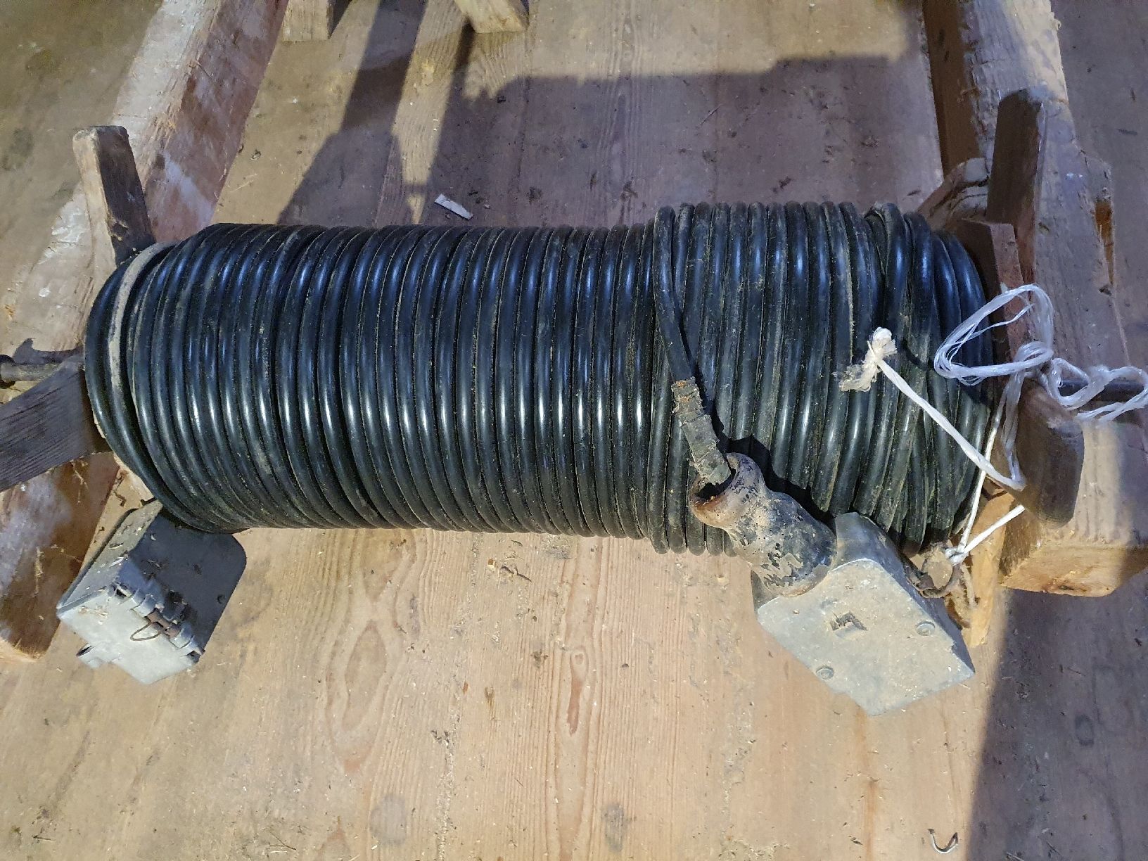 Cavi: 100 Meter Starkstromkabel mit alten Steckern – Usato da Burgdorf venduto da mentalshopCH 1