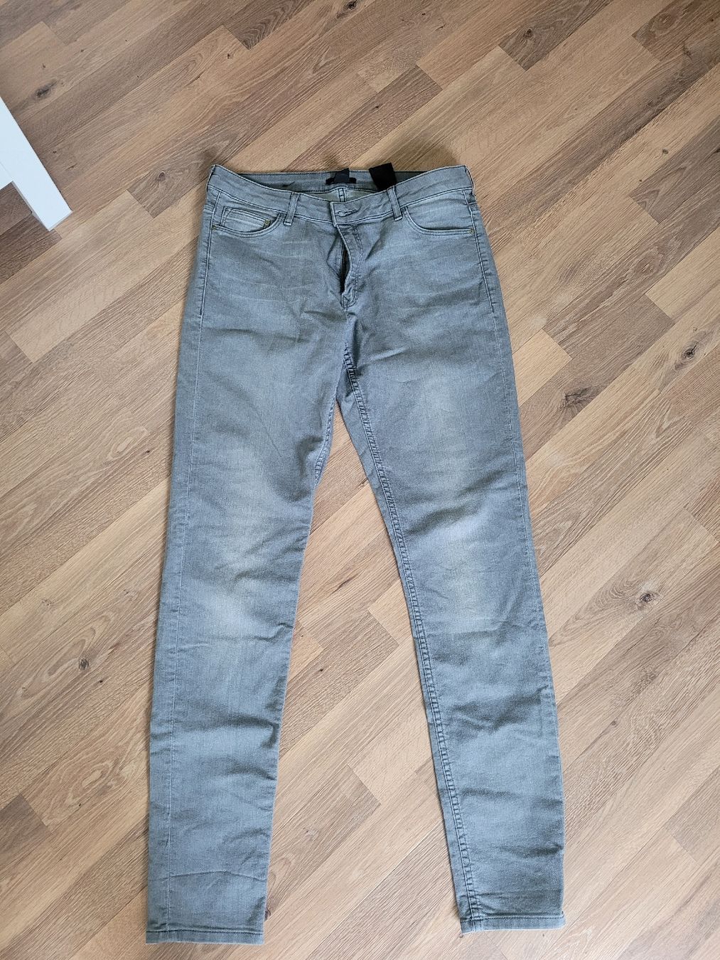 H&M Jeans: Jeans H&M gr 44 – Gebraucht aus Tuggen von Melon