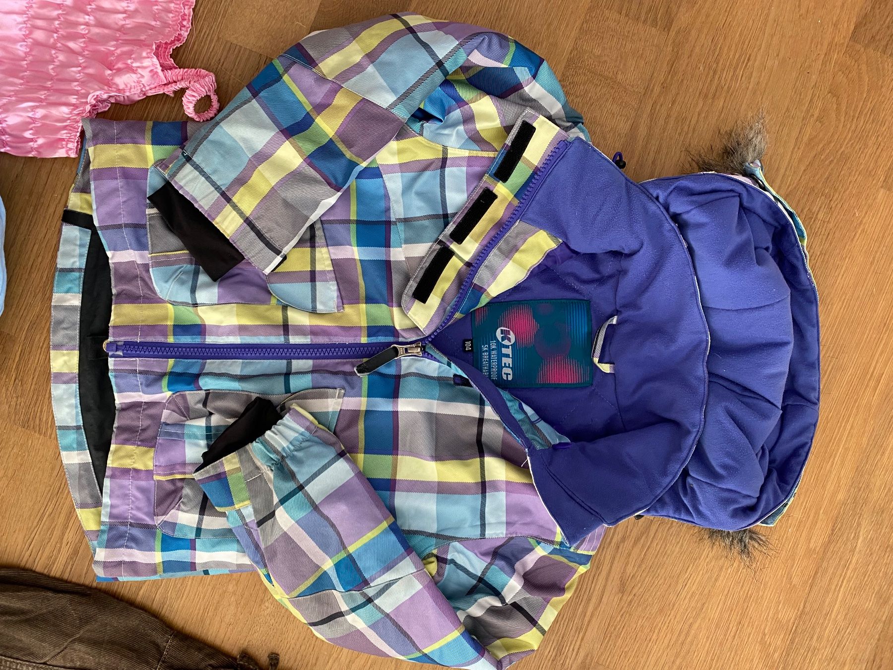 Lotti & Set di vestiti: Kunterbuntes Kleiderpaket 86 bis 104 – Usato da Uster venduto da muse70 1