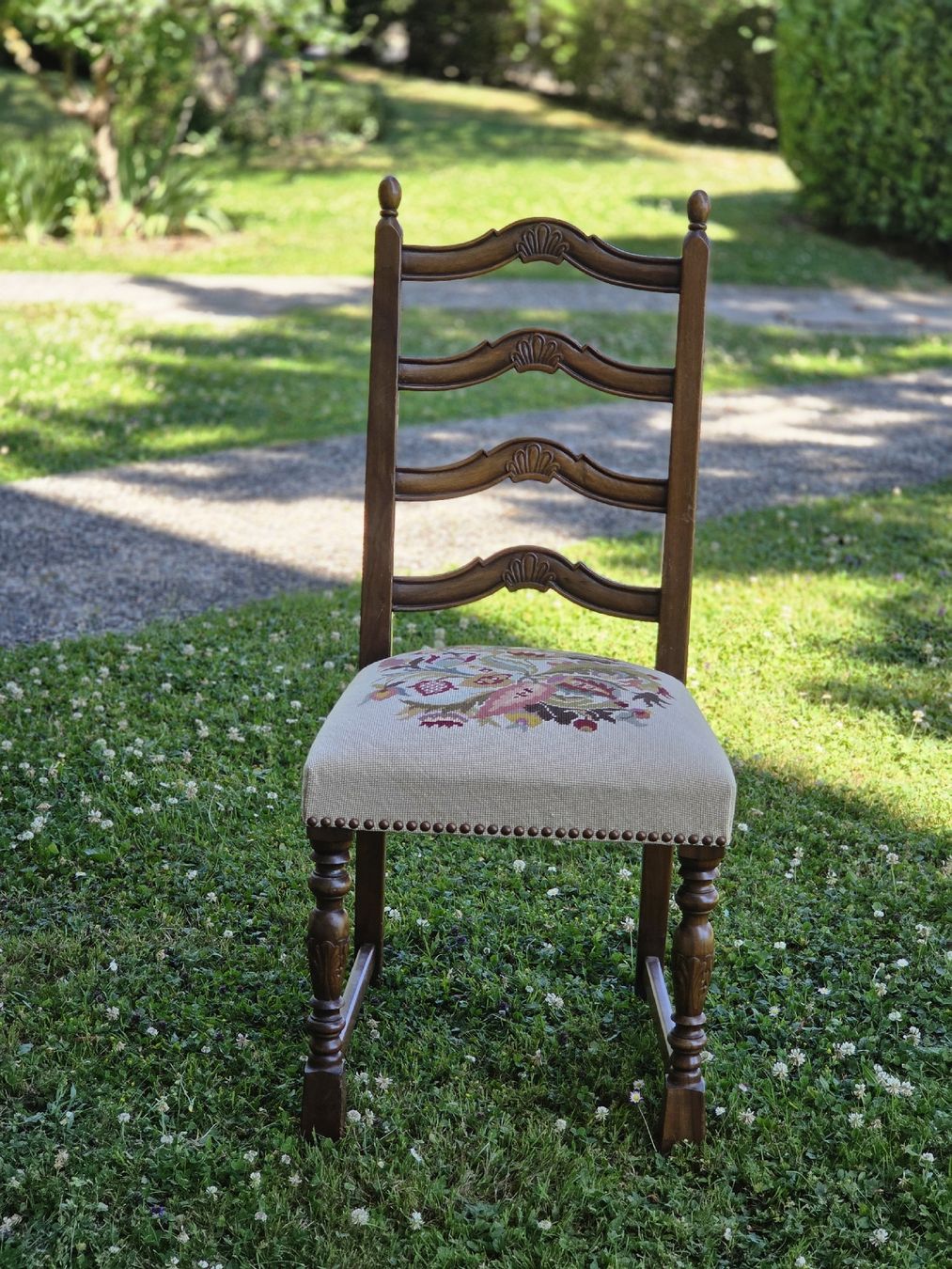 Stühle: Chaise avec motif floral – Gebraucht aus Mont-sur-Rolle von Jolie_brocante 3