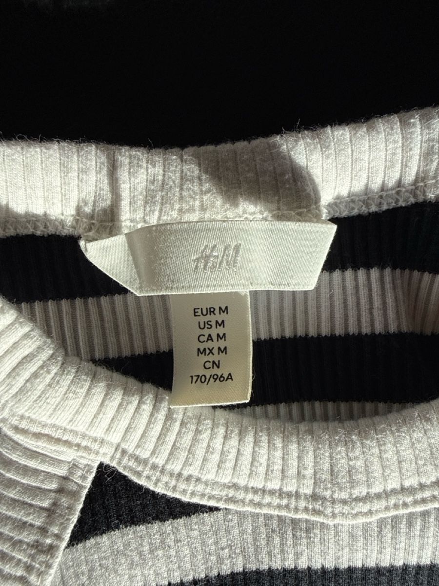 H&M Tops: H&M Chic Striped Tank Top, M  – D'occasion à St-Gingolph par Ynatka 1