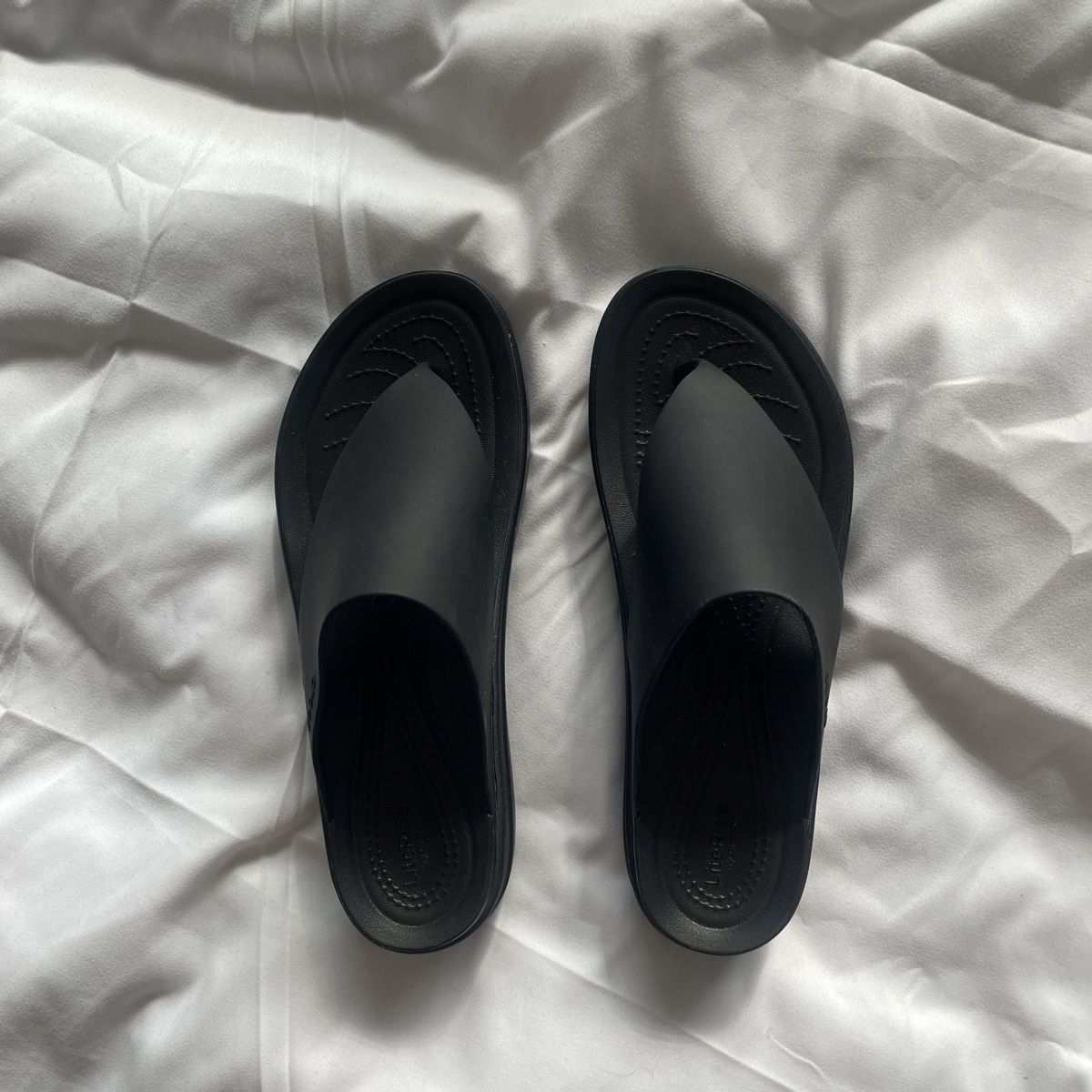 Crocs Damenschuhe: Crocs Brooklyn Flip🖤 EU 41 – Neu (gemäss Beschreibung) aus Baar von Maiwena 2