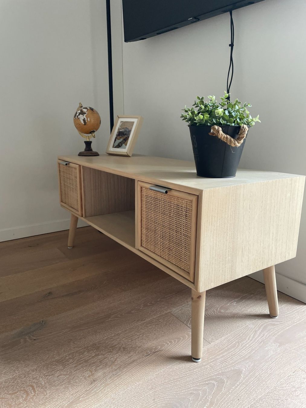 Mobili TV: TV-Möbel Rattan – Usato da Luzern venduto da sim_l9jb