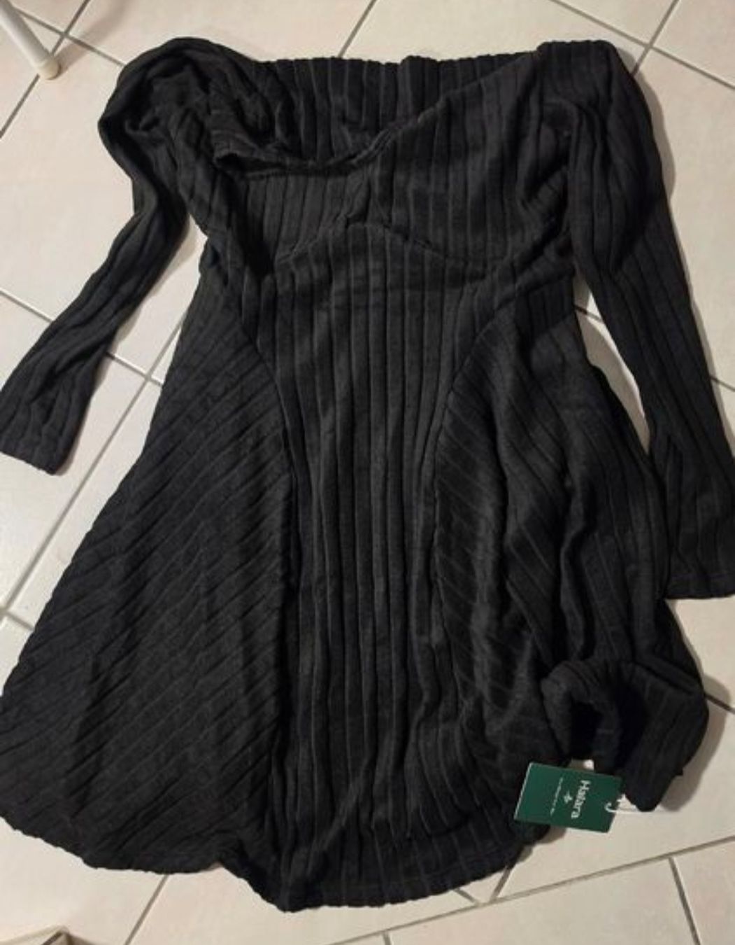 Halara Lotti di vestiti: Halara Kleiderpaket M – Nuovo (secondo la descrizione) da Beromünster venduto da Lauramani 6