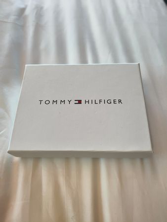 Tommy Hilfiger Card Holder set Wallet Black/Berry New! 🎁