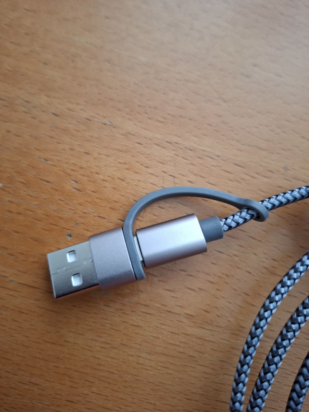 Cavi: USB-C/Lightning Ladekabel mit Apple Watch Ladepad neu – Nuovo (secondo la descrizione) da Uster venduto da mak_mw2n 4