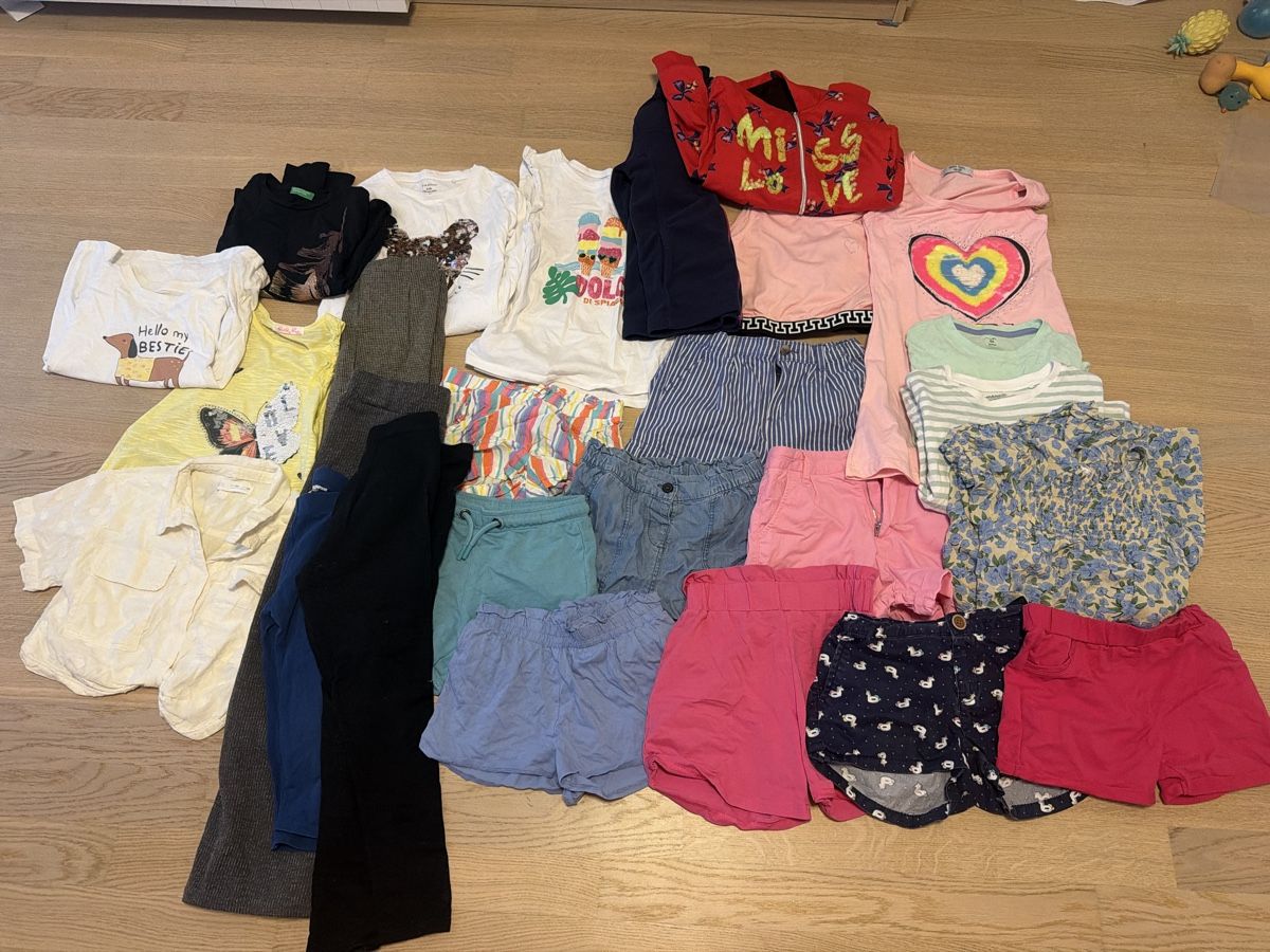 Lotti & Set di vestiti: Kleiderpaket Maädchen Gr.128-134 – Usato da Büren SO venduto da Kunsthaus-Gallery