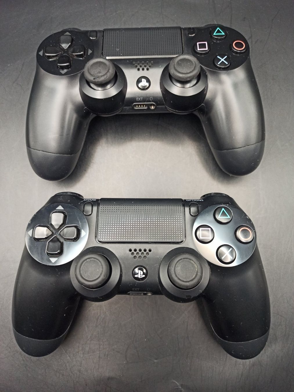 Controller: 2 x Original Controller Sony PS4 Wireless DualShock 4 – Usato da Oberweningen venduto da mar_87mx 1