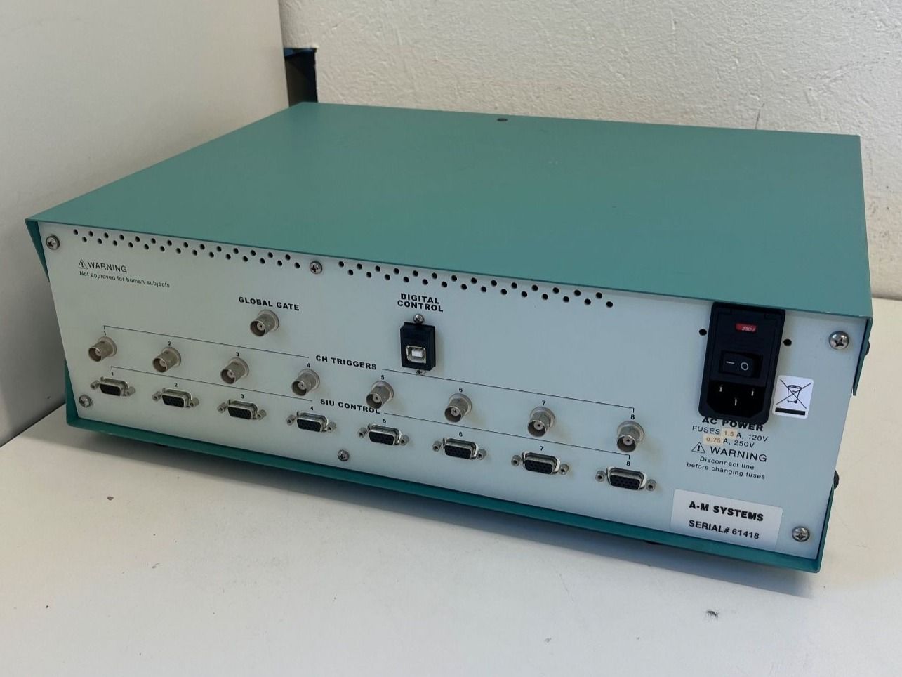 Misurare: A-m Systems Model 8300 8 Channel Stimulator – Usato da Niederdorf venduto da LeptonAG_Labor 3