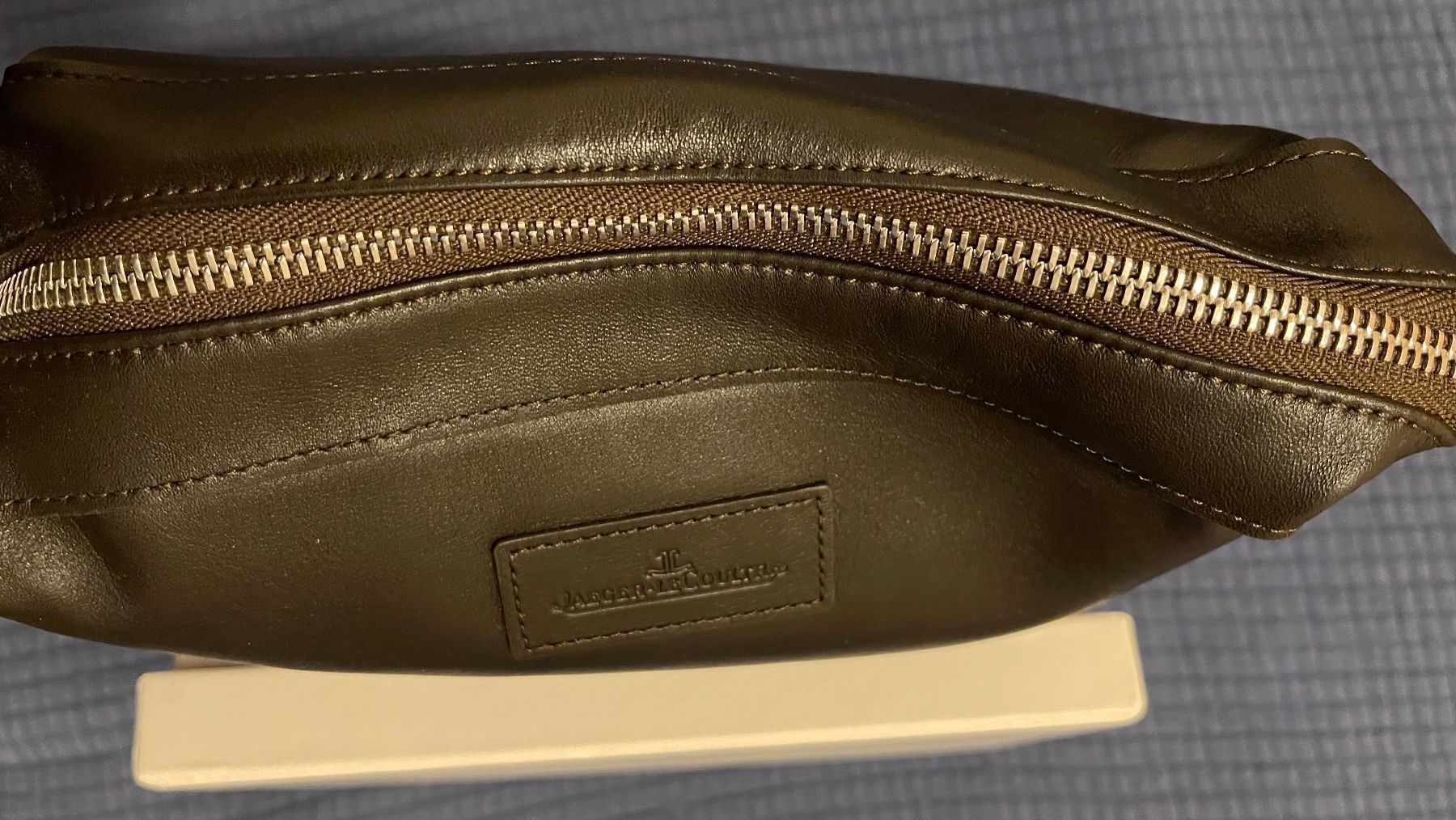 Tutti gli attrezzi: Jaeger LeCoultre Schuhputzset Neu – Nuovo e nell'imballaggio originale da Küsnacht ZH venduto da LuxuryBroker 1