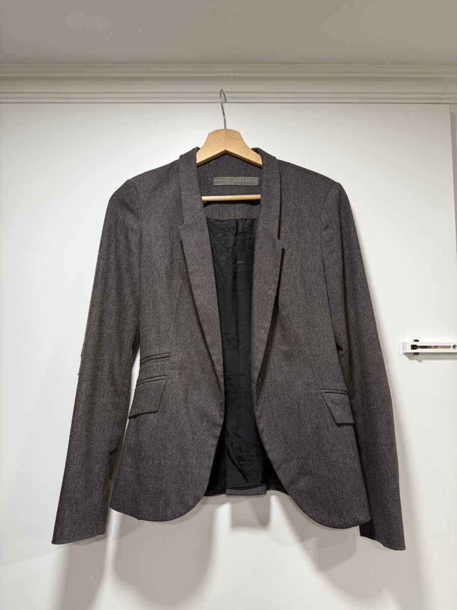 Zara Giacche: ZARA Stylish Wool-Blend Blazer with Elbow Patches – Usato da St. Gallen venduto da kka_l9wg