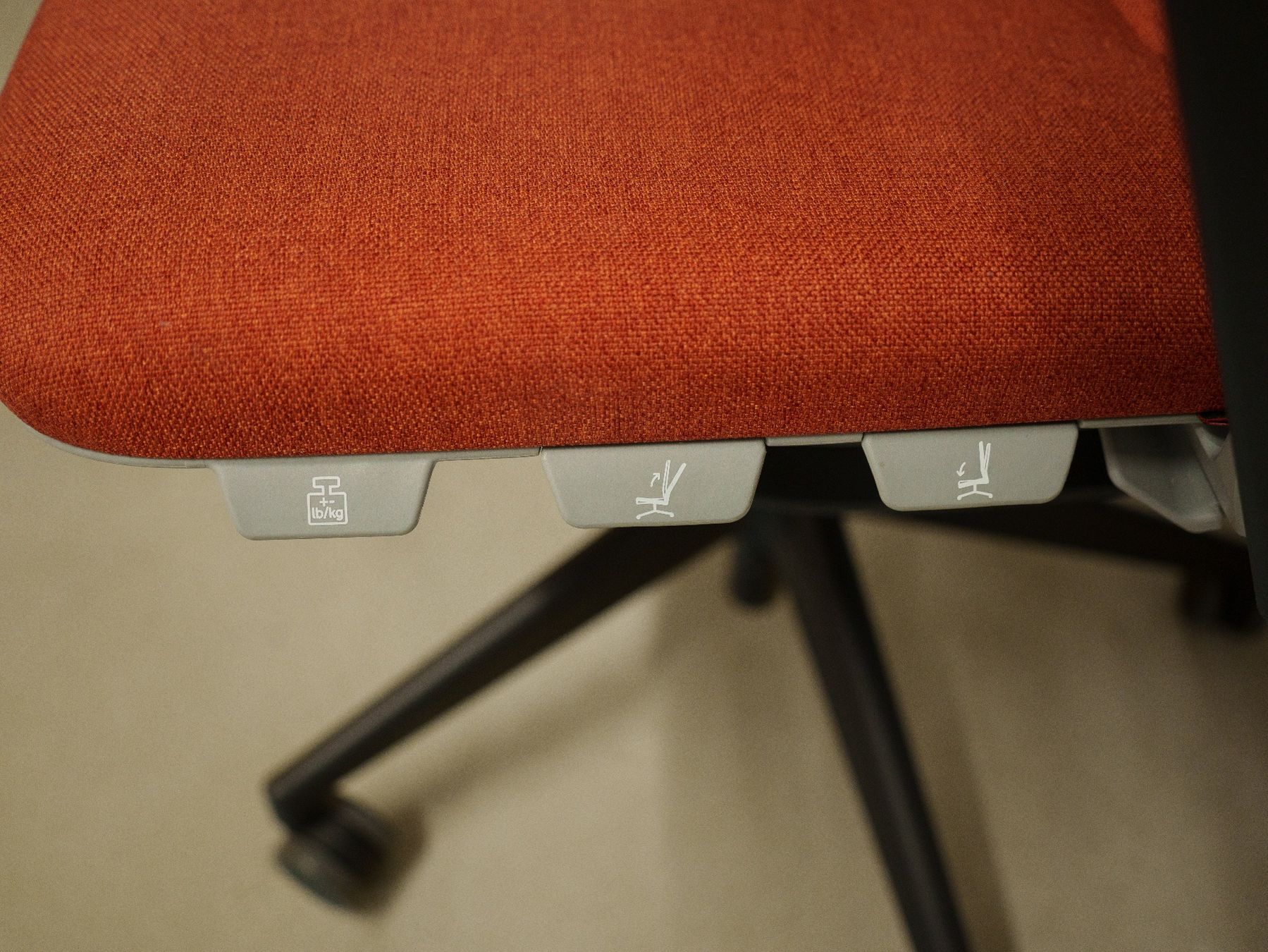 Sitag Sedie: SITAG SitagTeam Mesh Bürostuh orange – Usato da Horw venduto da kitav88 4