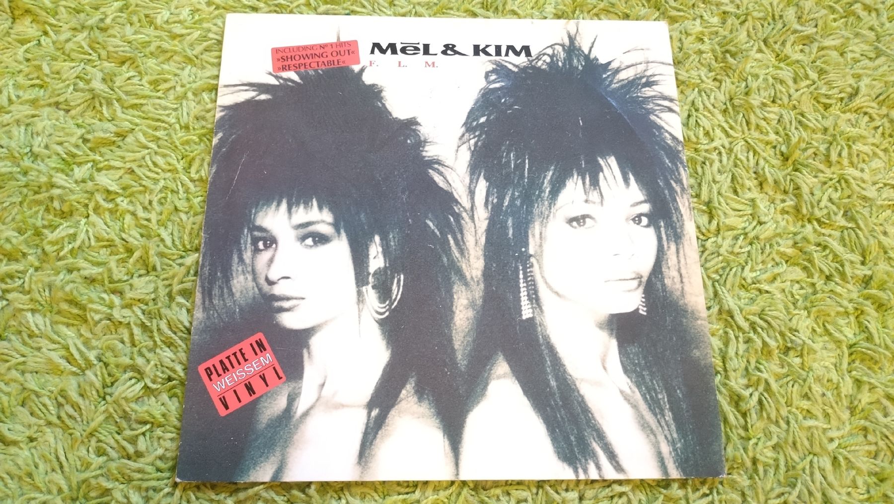 Schallplatten: Disque vinyle Mel & Kim "Showing Out" White VG+ – Gebraucht aus Farvagny-le-Grand von LaCaverne