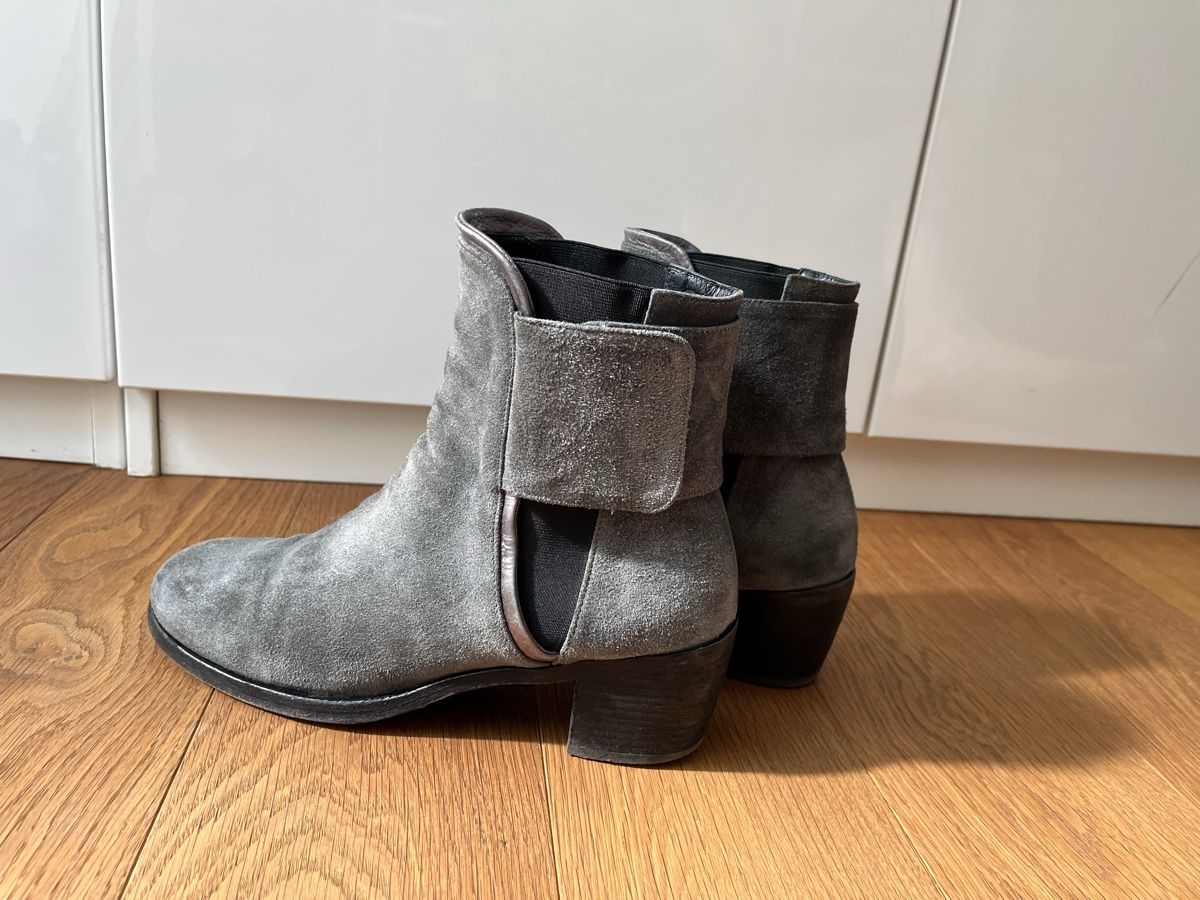 Scarpe da donna: Stiefeletten Wildleder Blaugrau Gr. 40 – Usato da Liebefeld venduto da easyco 2