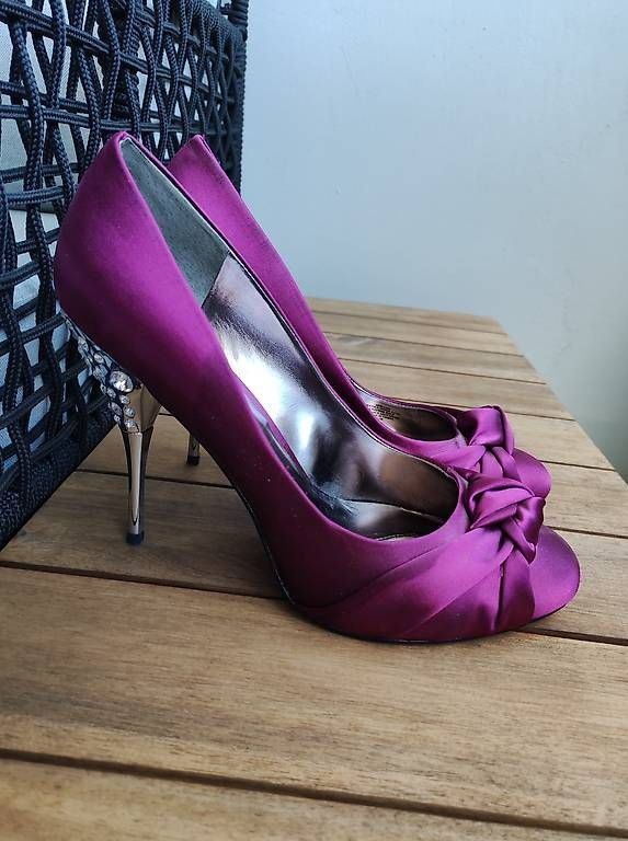 Damenschuhe: High-Heels Paris Hilton Grösse 42 – Gebraucht aus Uerkheim von shoqqiimuus