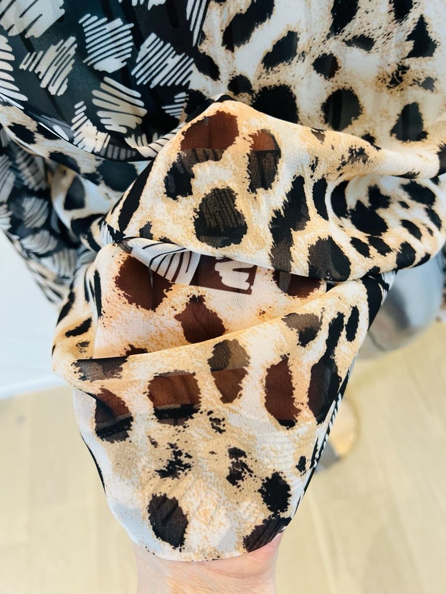 Asos Blusen: Leichtes Sommerhemd Gr. 36 Leopard Print, leicht transparent – Gebraucht aus Murten von Rebelle_en_Style 2
