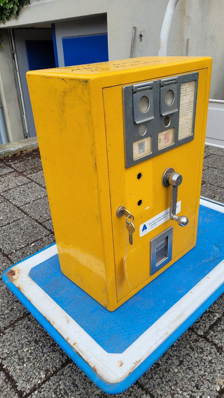 Altro per Gastronomia & Hotel: Briefmarkenautomat PTT – Usato da Unterentfelden venduto da Grotto5 1