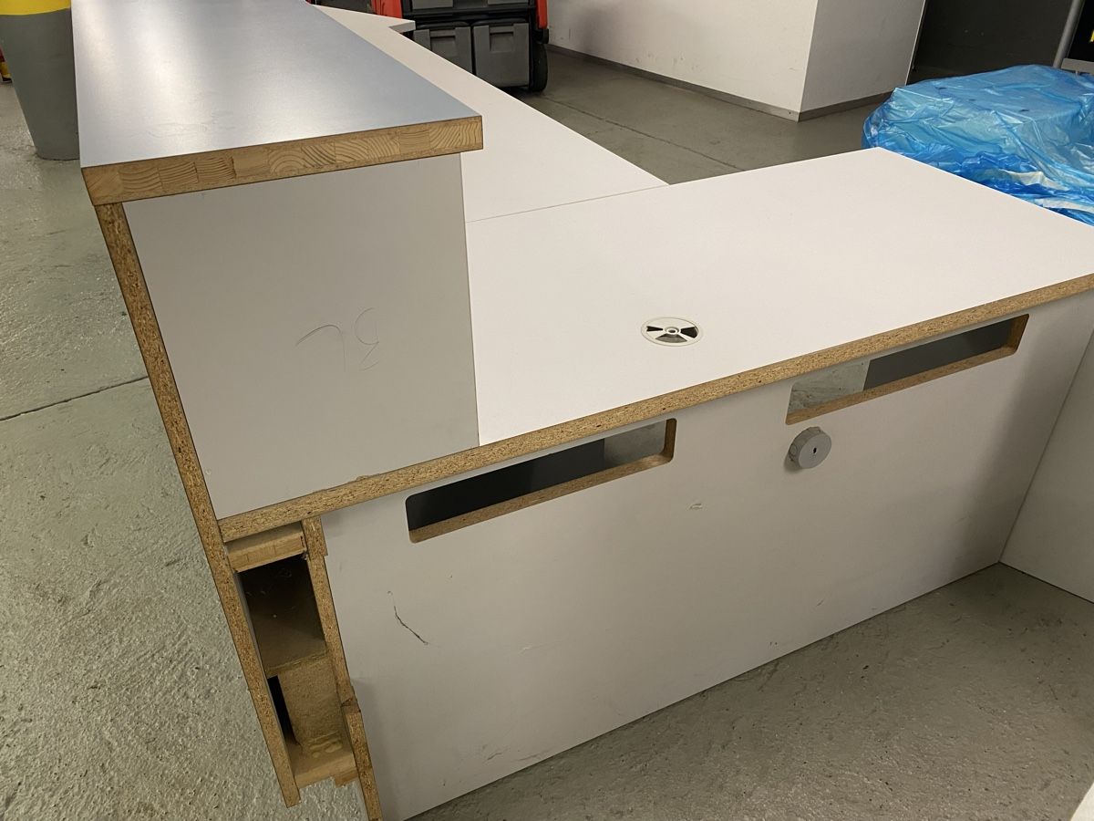 Allestimento di negozi e stand fieristici: Empfangsbüro / Arbeitsplatz – Usato da Hägglingen venduto da Karin0802 3