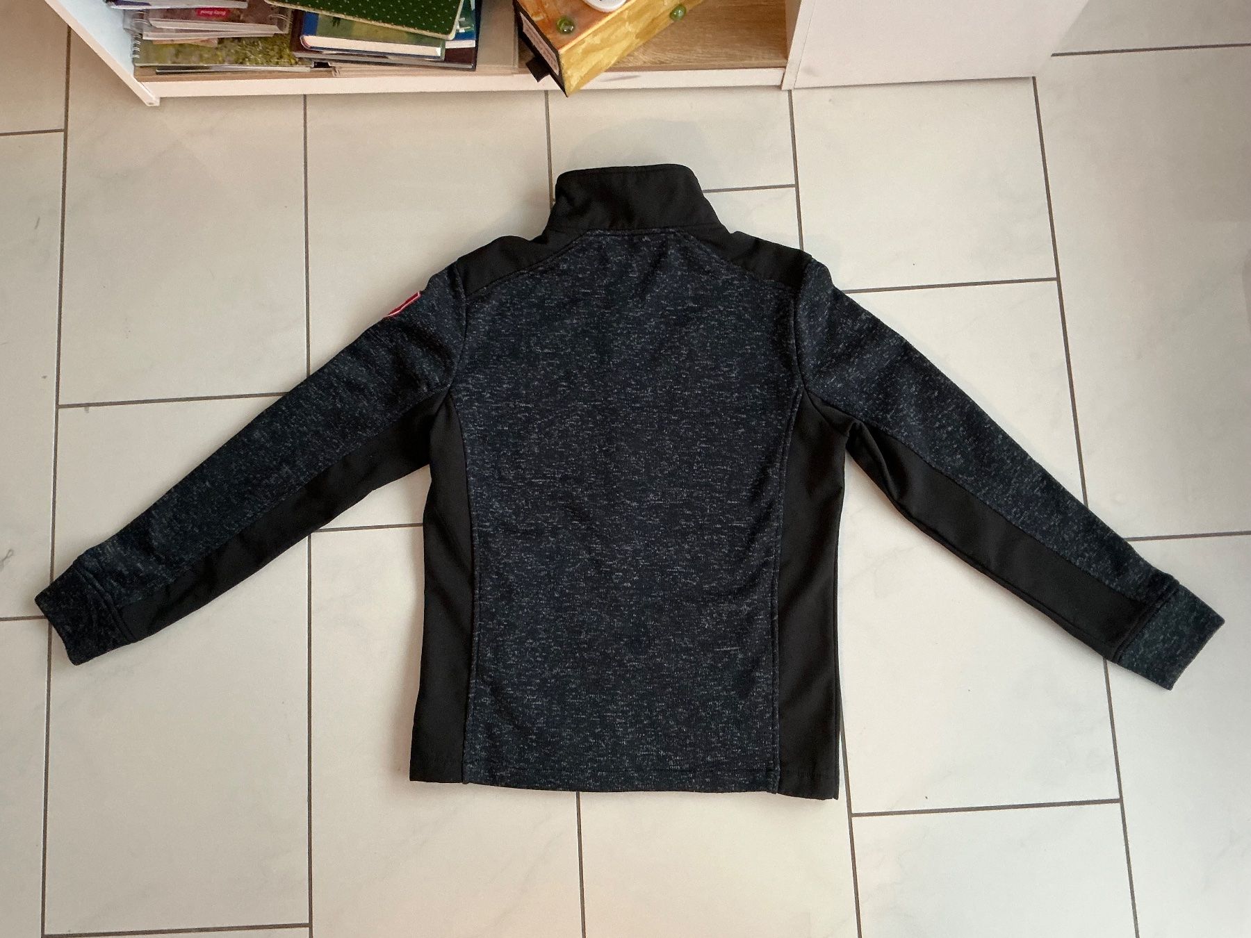 Giacche: Fleece Jacke Wengen Gr.S – Nuovo e nell'imballaggio originale da Biel-Benken BL venduto da Sahra1 2