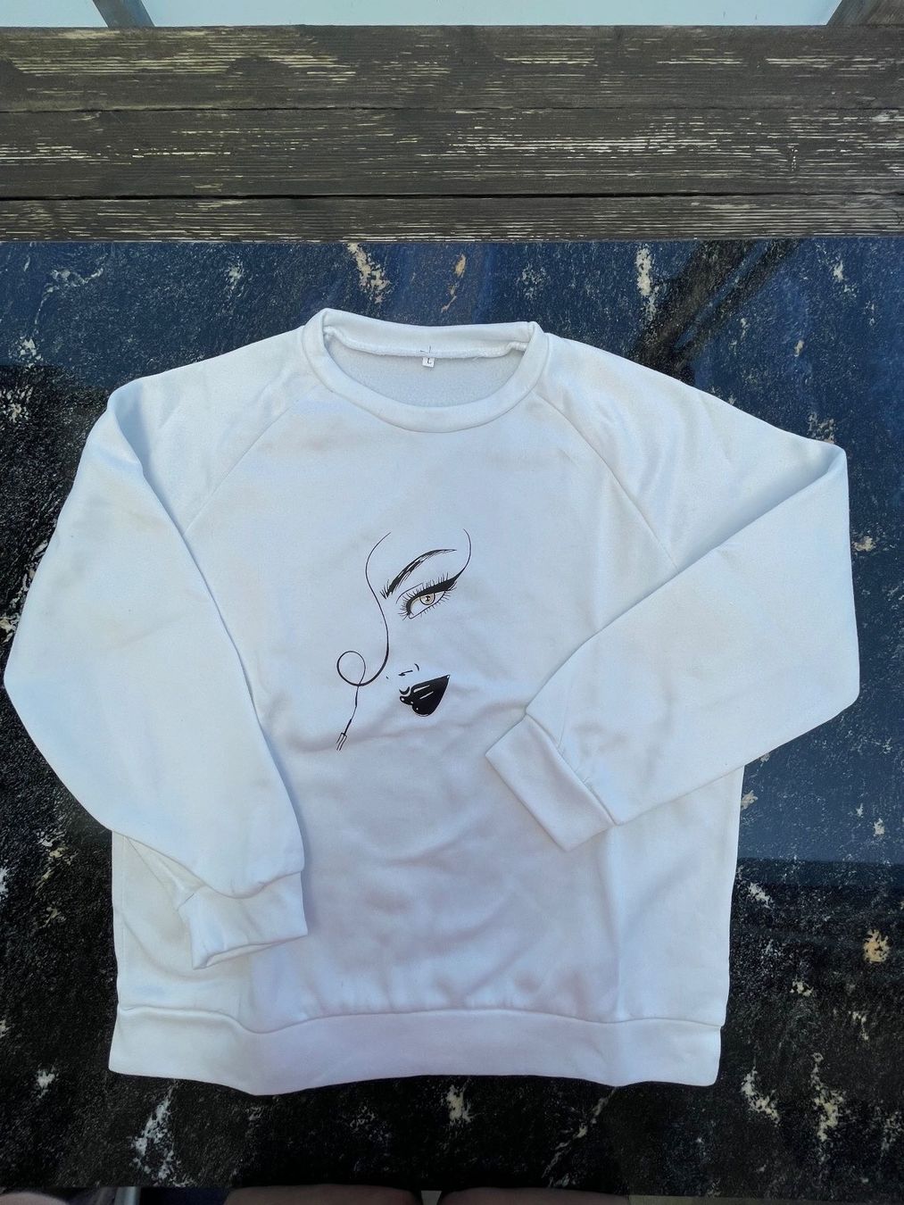 Pullover & Sweatshirts: Pullover mit Gesicht Gr. L – Gebraucht aus Kaltbrunn von pooc1975