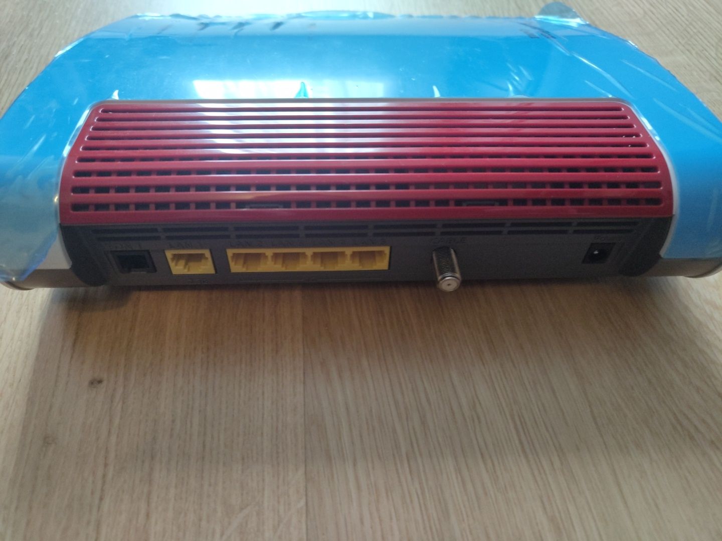 Fritz Modem & Router: FritzBox 6660 – Nuovo (secondo la descrizione) da Suhr venduto da karapuzik 1