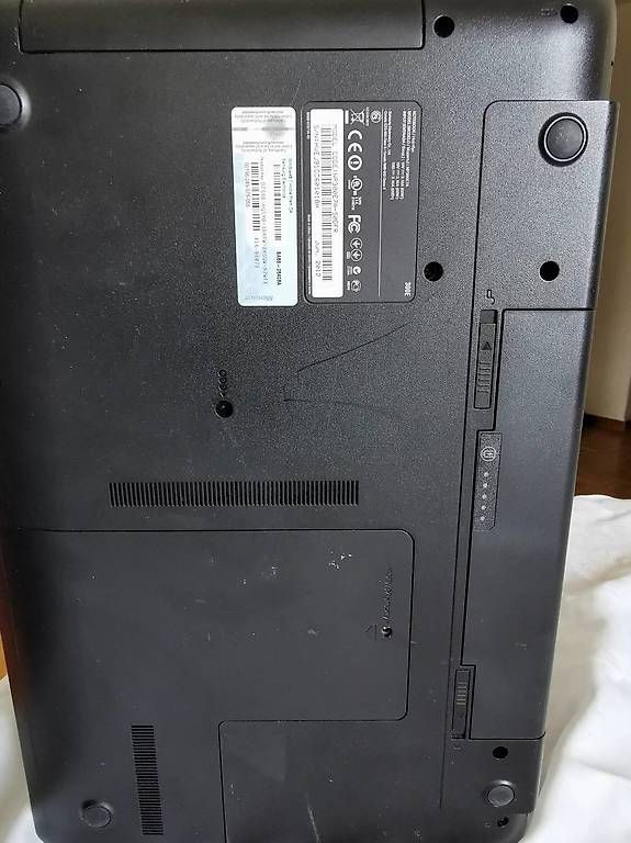 Dischi rigidi: Samsung Intel B960 2.20GHz 8Go17.3" SSD 240Go – Usato da Lausanne venduto da Dukco 4